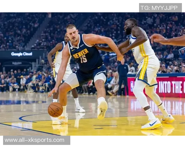 约基奇化身魔术师亚历山大与杨在费城的精彩对决